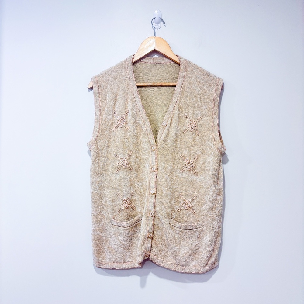 Beige vintage sleeveless button‎ down cardigan